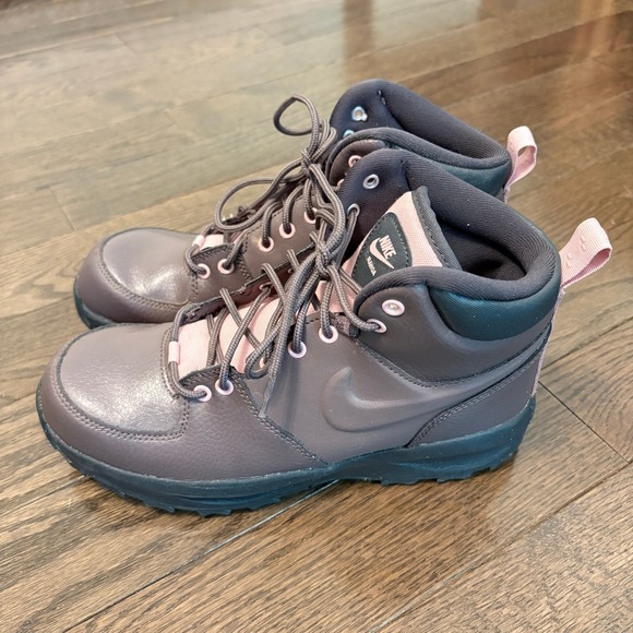 Nike Manoa Boots Youth Size 7Y Brown Leather Hiking‎ Trail Walking Shoes - Picture 1 of 12